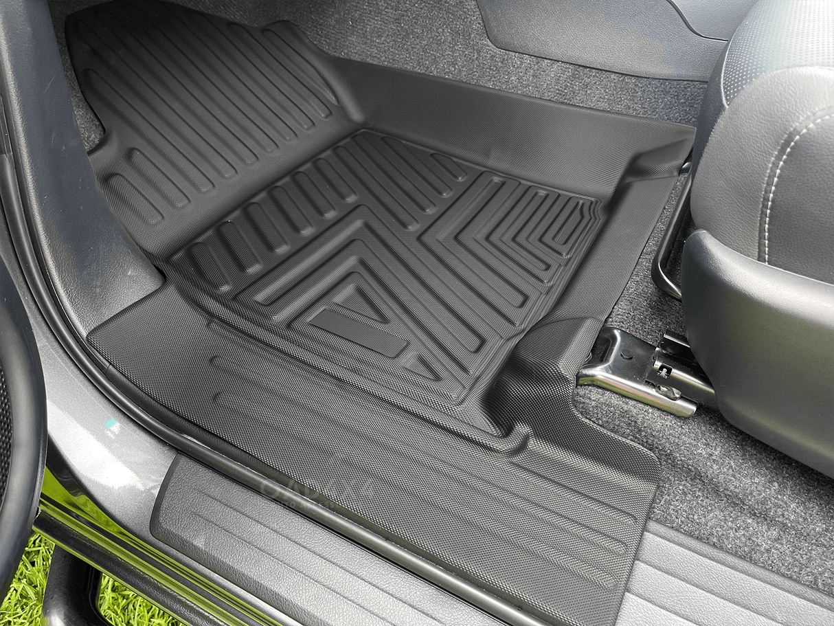 Floor Mats & Door Sill Protector for Toyota Hilux Manual Transmission Dual Cab 2015-Onwards