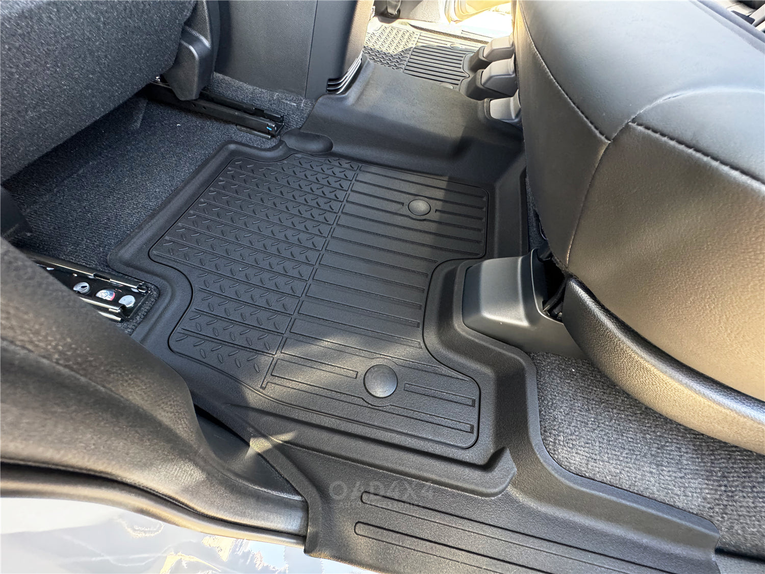Injection 7D TPE Car Floor Mats for ISUZU MU-X MUX 2021-Onwards
