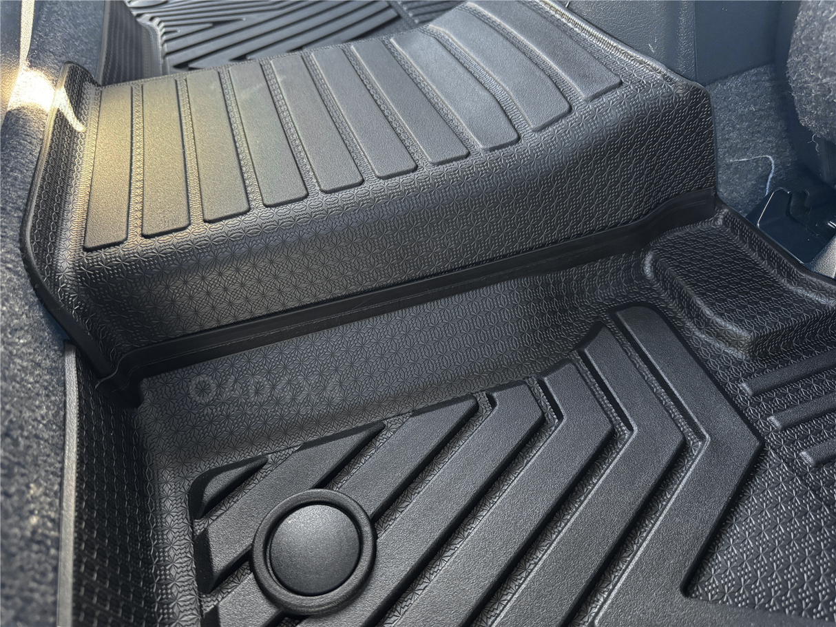 Injection Floor Mats & Door Sill Protector for Toyota Hilux Auto Transmission Dual Cab 2015-Onwards