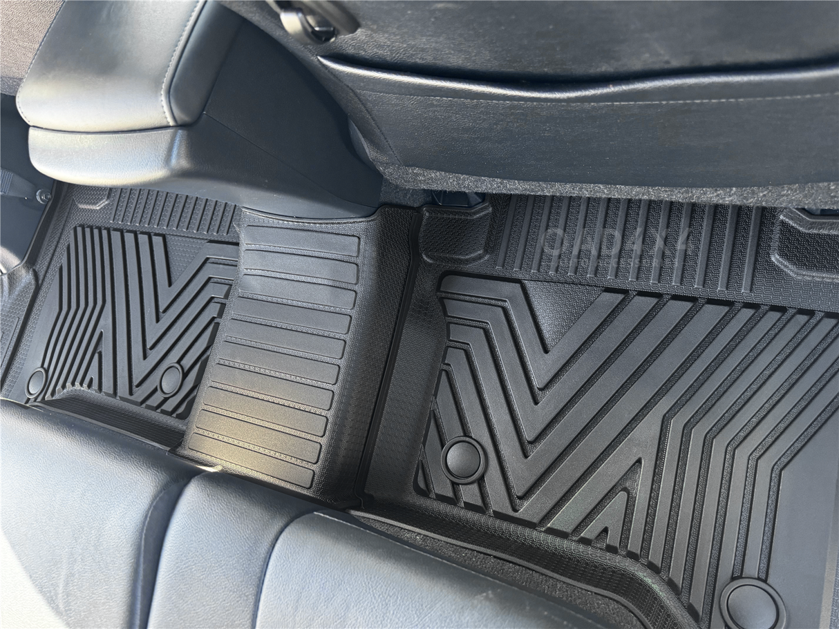 Injection Floor Mats & Door Sill Protector for Toyota Hilux Auto Transmission Dual Cab 2015-Onwards